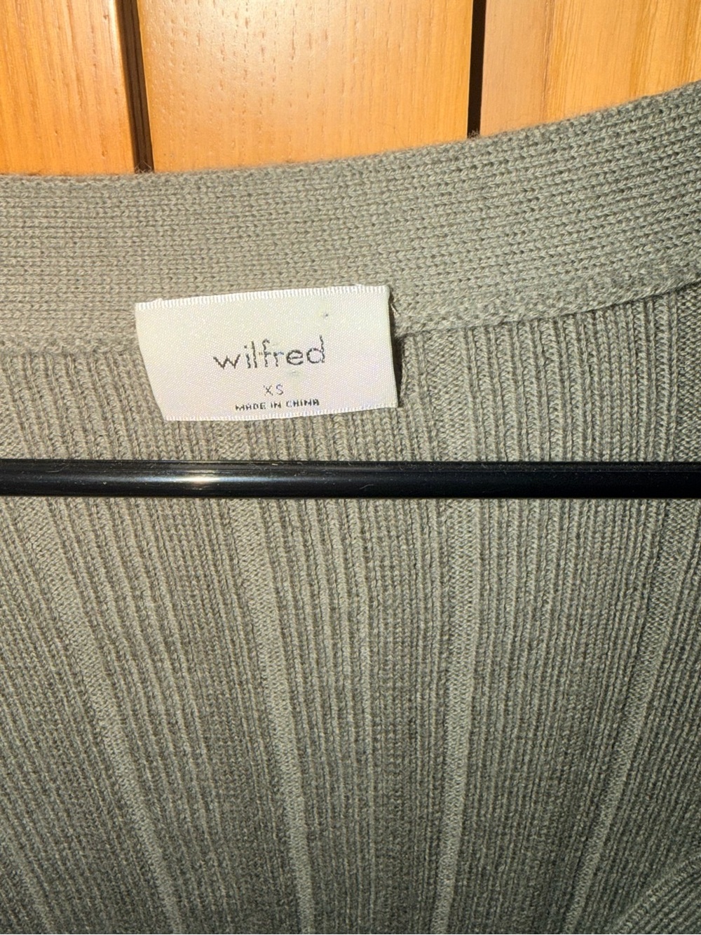Aritzia Wilfred Olive-Grey Ribbed V-Neck Cropped Cardigan XS - Picture 3 of 3